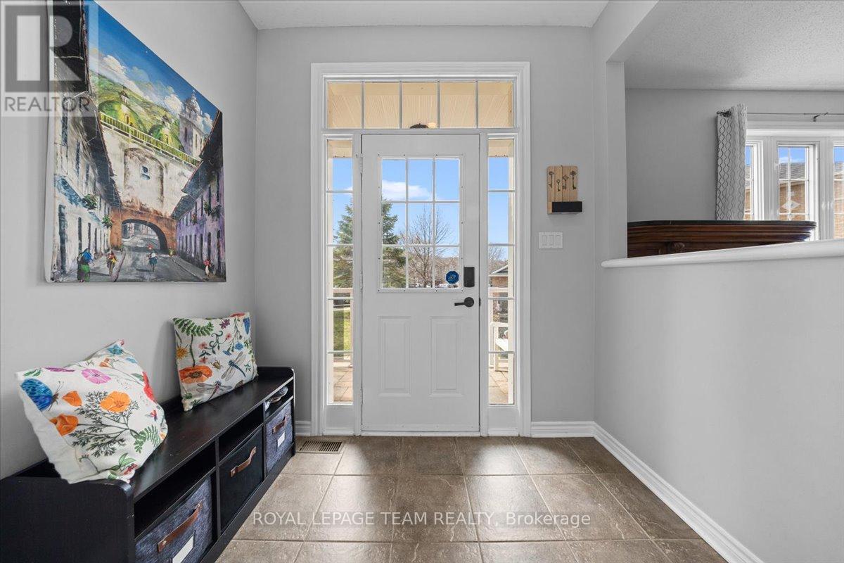 79 Saddlesmith Circle, Ottawa, Ontario  K2M 2Y5 - Photo 4 - X13017562