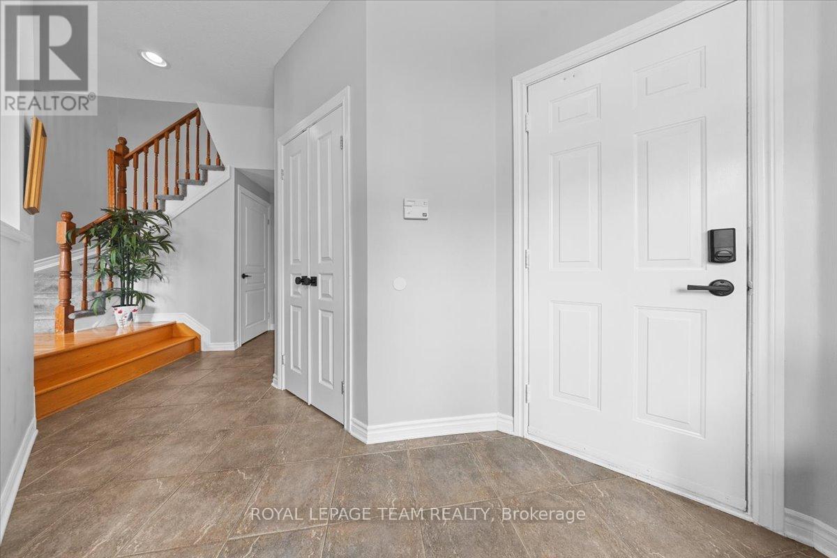 79 Saddlesmith Circle, Ottawa, Ontario  K2M 2Y5 - Photo 5 - X13017562