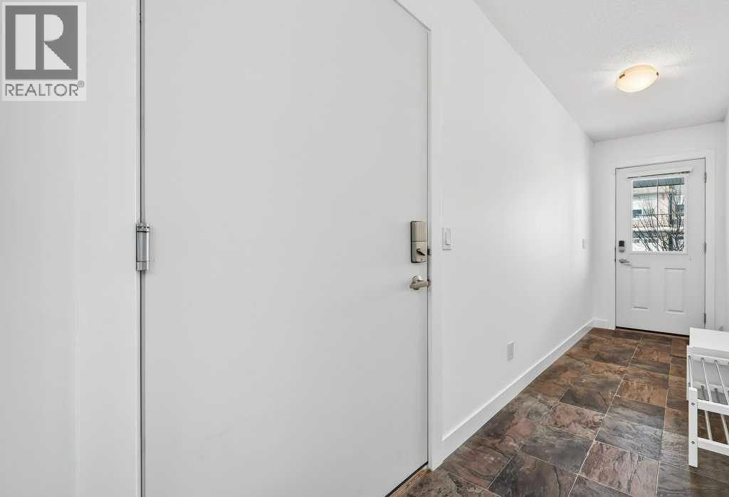 516 Sage Hill Grove Nw, Calgary, Alberta  T3R 0Z8 - Photo 4 - A2297487