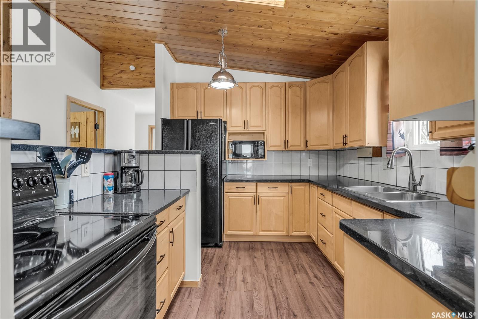 108 Iroquois Lake Drive, Iroquois Lake, Saskatchewan  S0J 2G0 - Photo 12 - SK028543