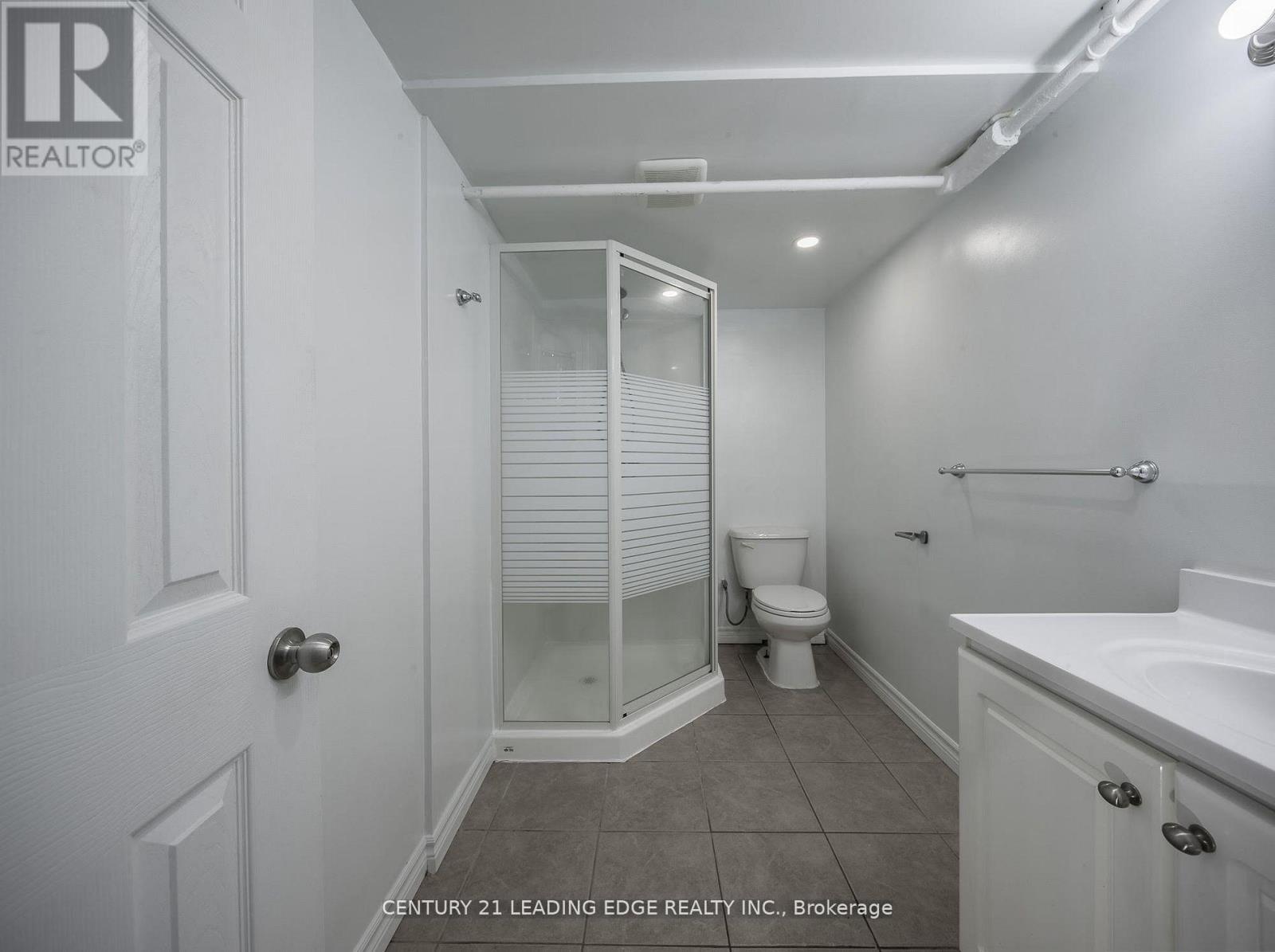 Lower - 84 Central Park Boulevard N, Oshawa, Ontario  L1G 5Y5 - Photo 4 - E13017612