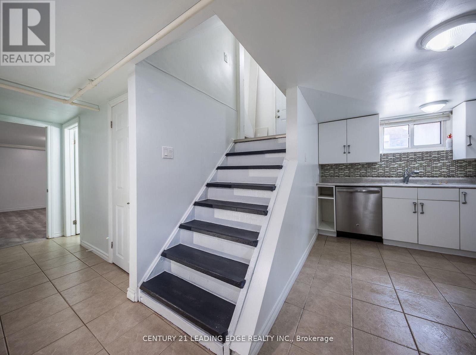 Lower - 84 Central Park Boulevard N, Oshawa, Ontario  L1G 5Y5 - Photo 9 - E13017612