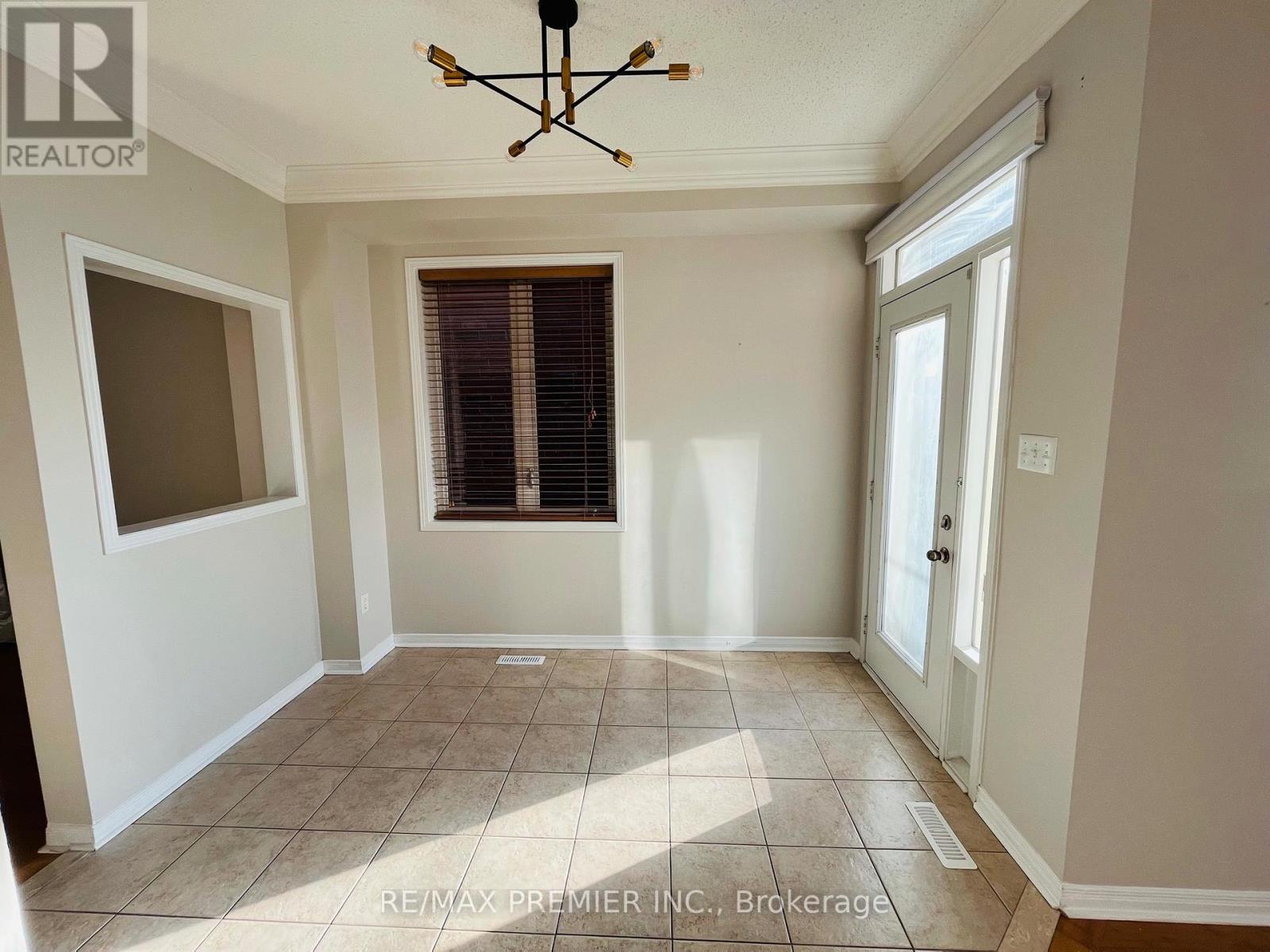 111 Catalpa Crescent, Vaughan, Ontario  L6A 0R5 - Photo 2 - N13017564