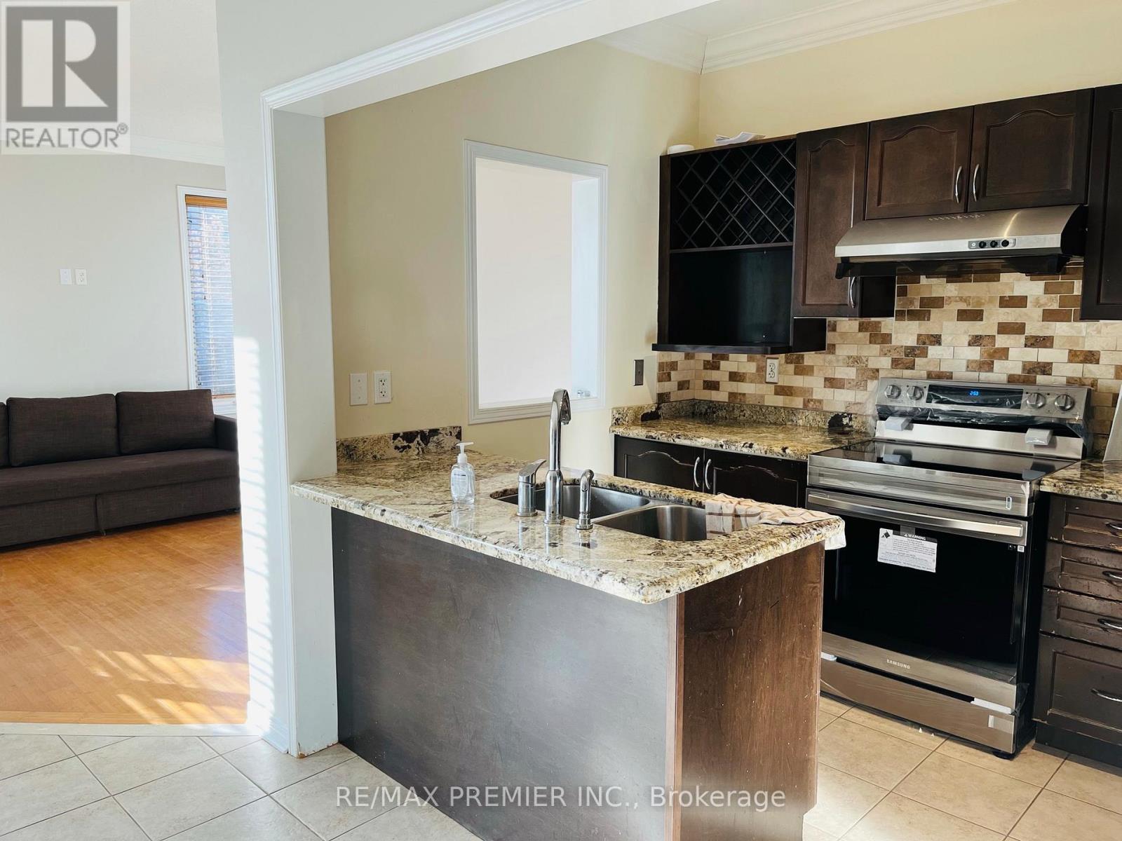 111 Catalpa Crescent, Vaughan, Ontario  L6A 0R5 - Photo 4 - N13017564