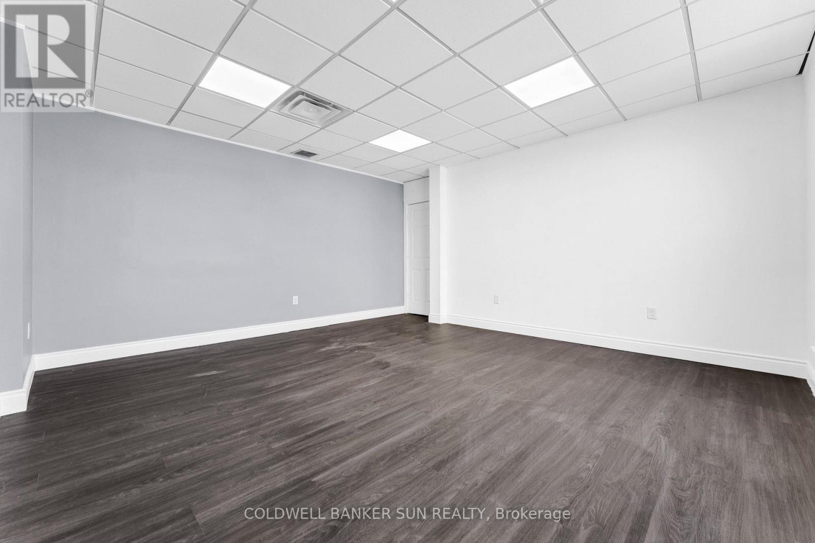 290 Dundas Street, Woodstock, Ontario  N4S 1B2 - Photo 11 - X12864616