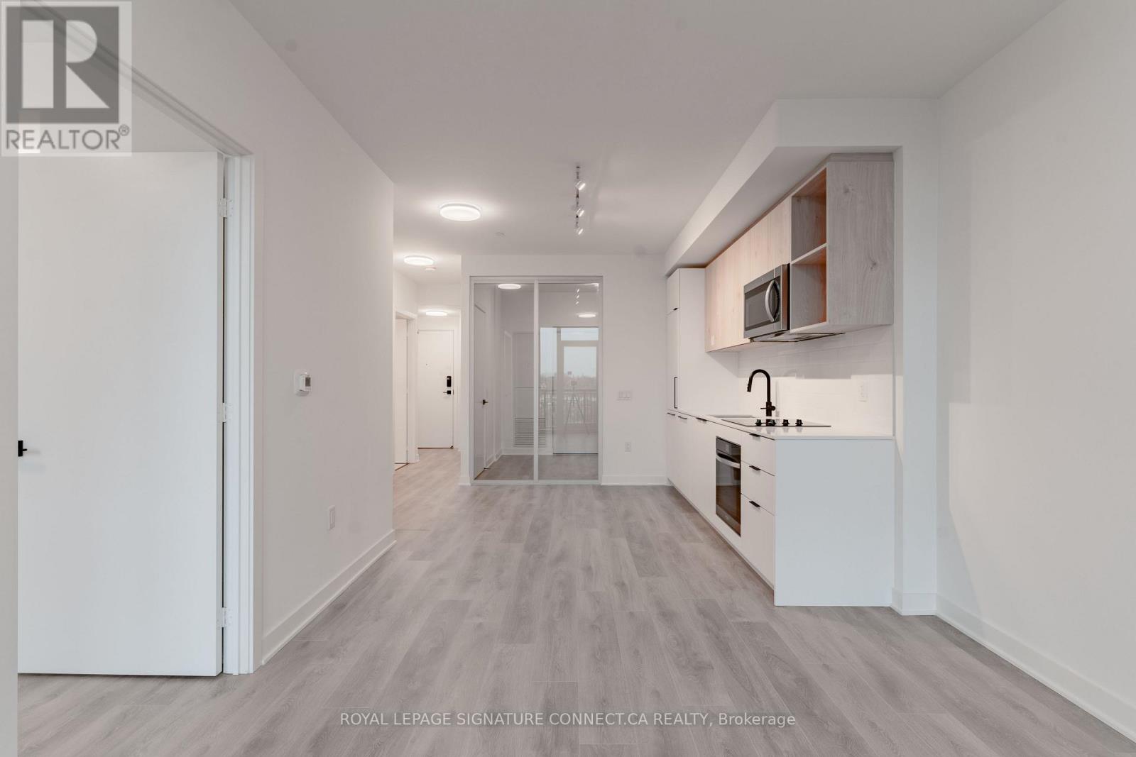 718 - 1185 Dupont Street, Toronto, Ontario  M6H 0E5 - Photo 4 - W13017588