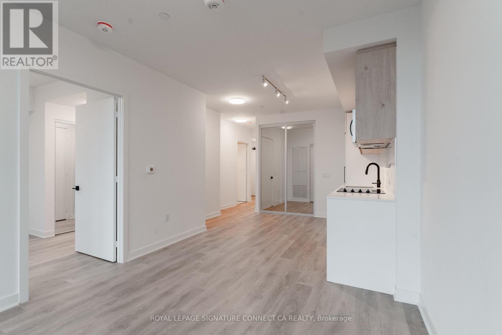 718 - 1185 Dupont Street, Toronto, Ontario  M6H 0E5 - Photo 7 - W13017588
