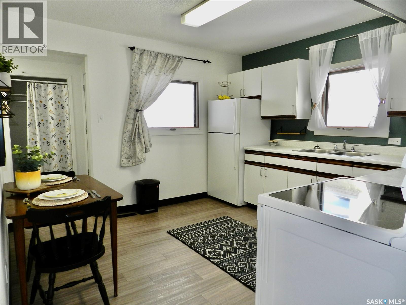 1030 Hochelaga Street W, Moose Jaw, Saskatchewan  S6H 2H9 - Photo 4 - SK033333