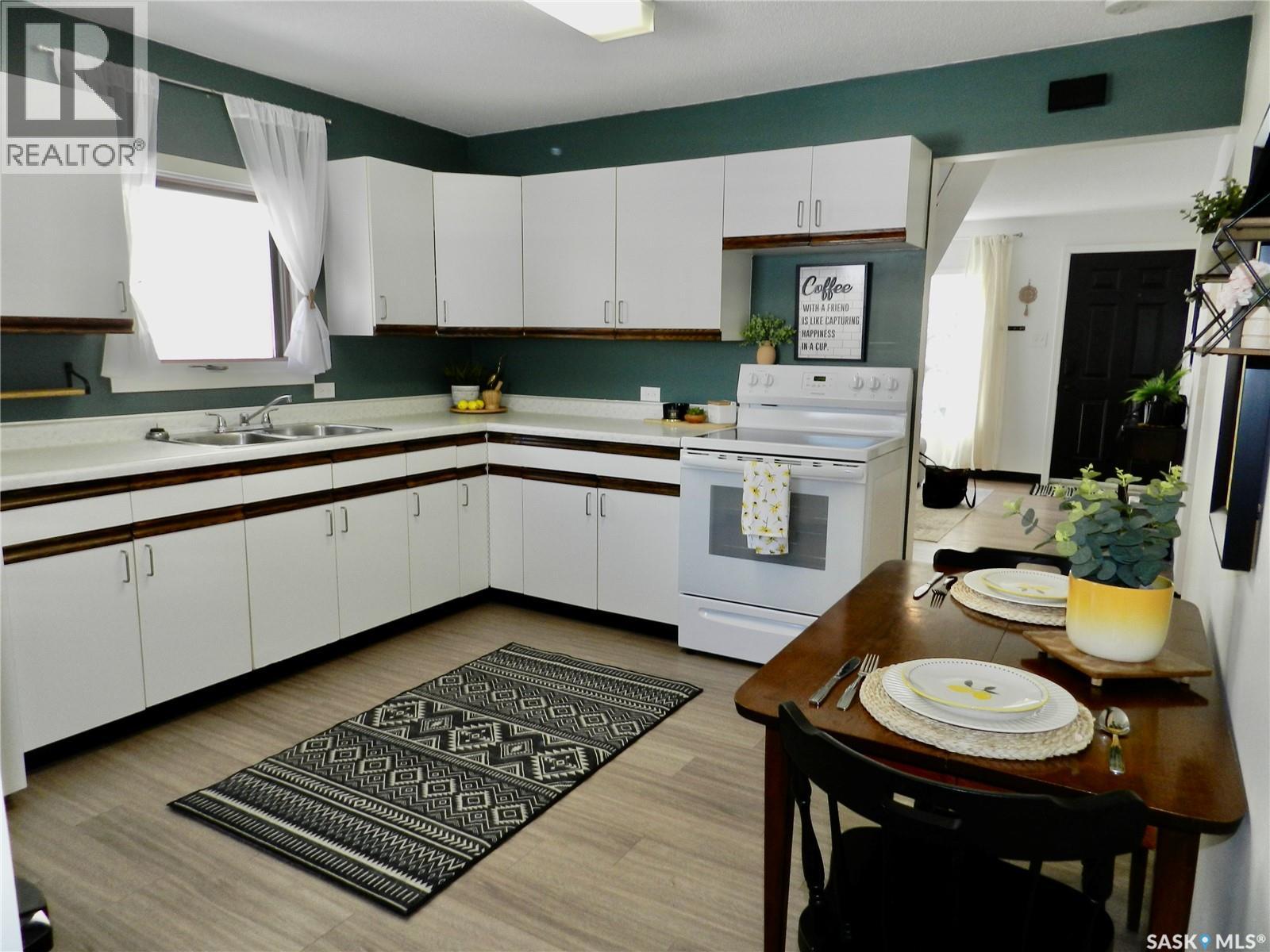 1030 Hochelaga Street W, Moose Jaw, Saskatchewan  S6H 2H9 - Photo 5 - SK033333