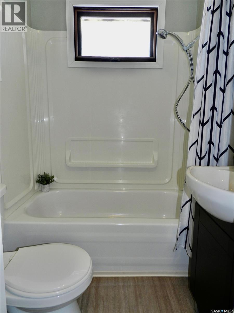 1030 Hochelaga Street W, Moose Jaw, Saskatchewan  S6H 2H9 - Photo 8 - SK033333