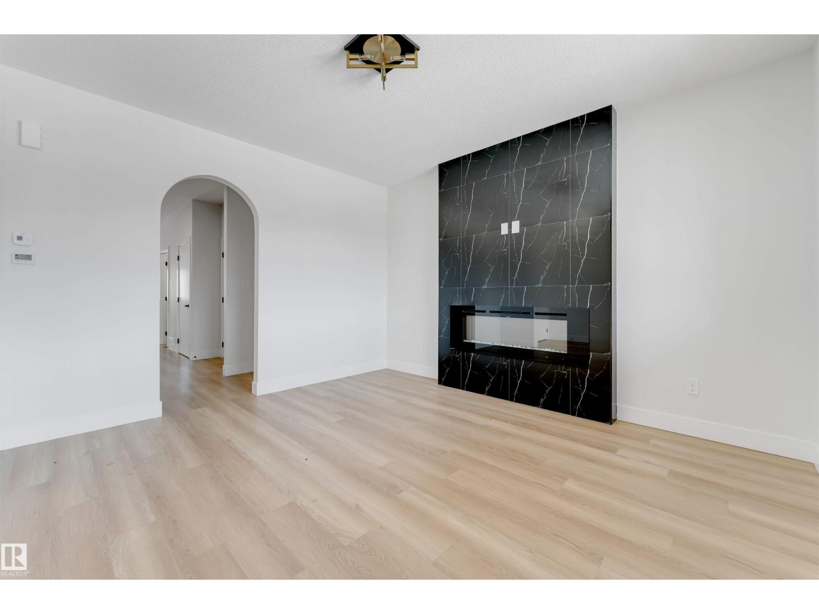 22932 80 Av Nw, Edmonton, Alberta  T5T 7Y1 - Photo 5 - E4483142