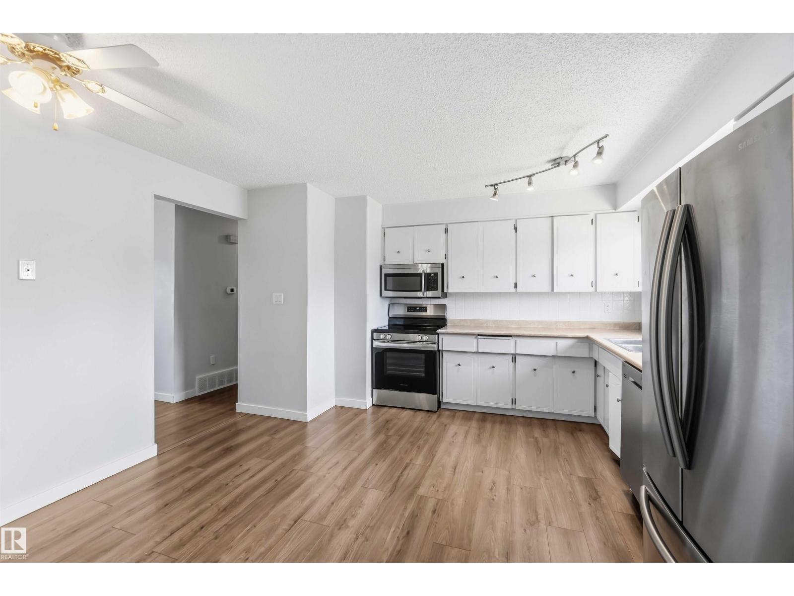 17 Windsor St, Spruce Grove, Alberta  T7X 1L6 - Photo 10 - E4483144