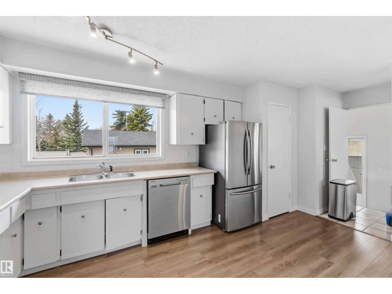 17 Windsor St, Spruce Grove, Alberta  T7X 1L6 - Photo 8 - E4483144