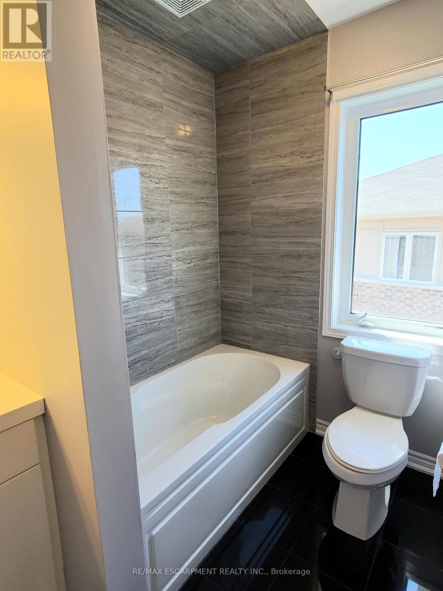 124 Daylily Lane, Kitchener, Ontario  N2R 0L7 - Photo 12 - X13017576