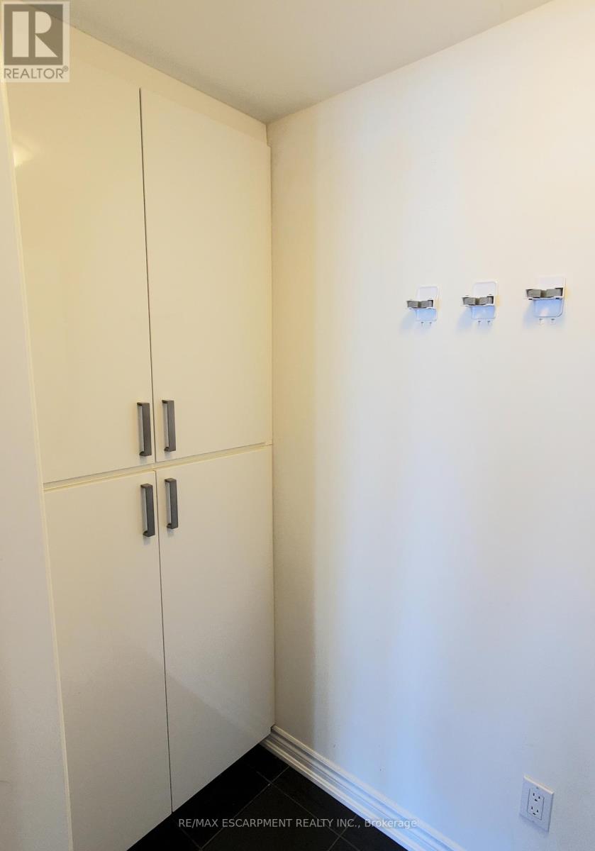 124 Daylily Lane, Kitchener, Ontario  N2R 0L7 - Photo 5 - X13017576