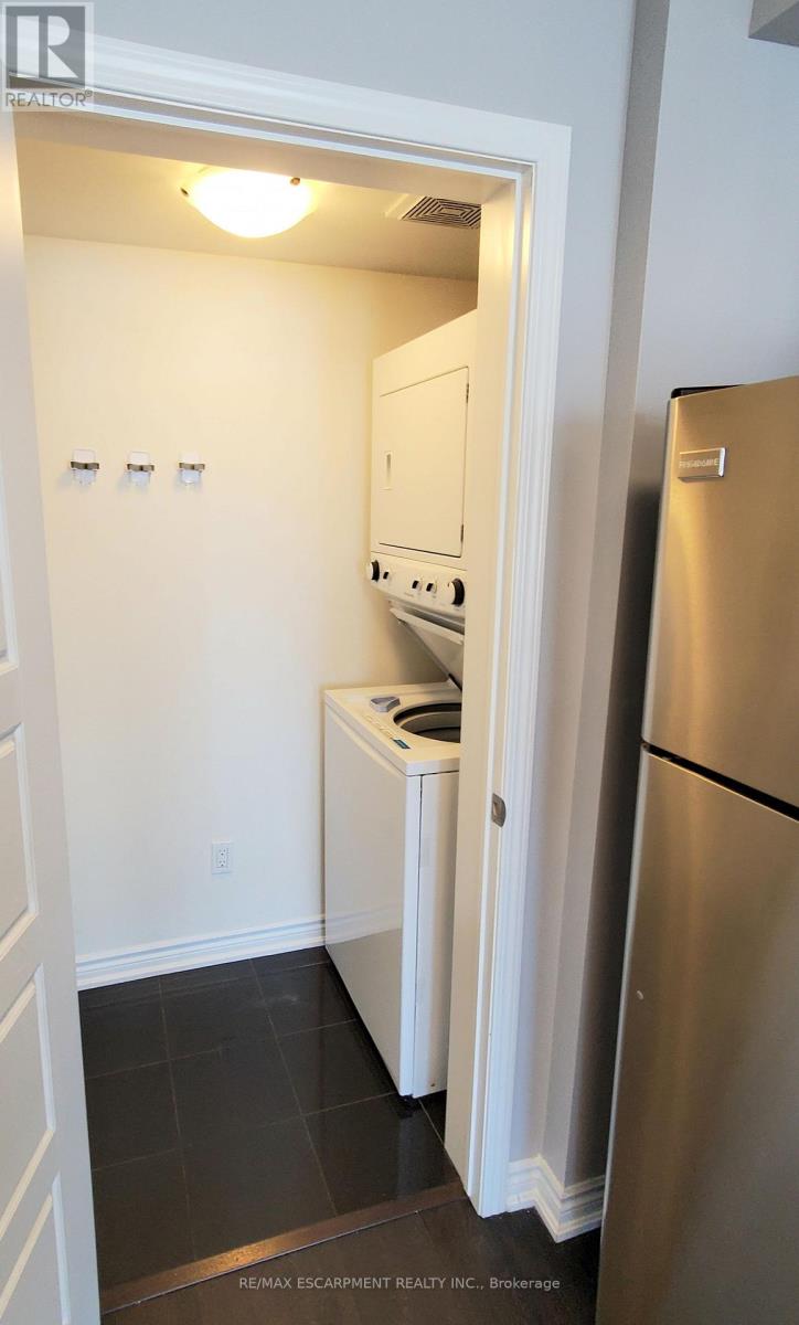 124 Daylily Lane, Kitchener, Ontario  N2R 0L7 - Photo 6 - X13017576