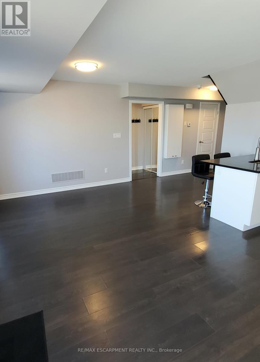 124 Daylily Lane, Kitchener, Ontario  N2R 0L7 - Photo 7 - X13017576