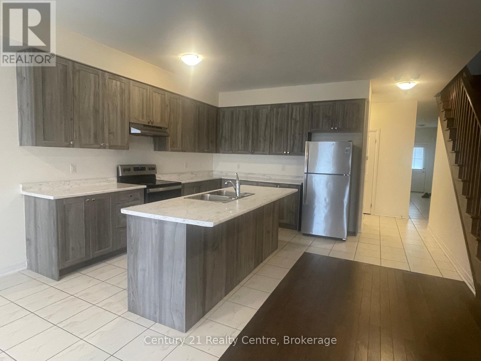 33 Brixham Lane, Brampton, Ontario  L7A 5K2 - Photo 8 - W12858406