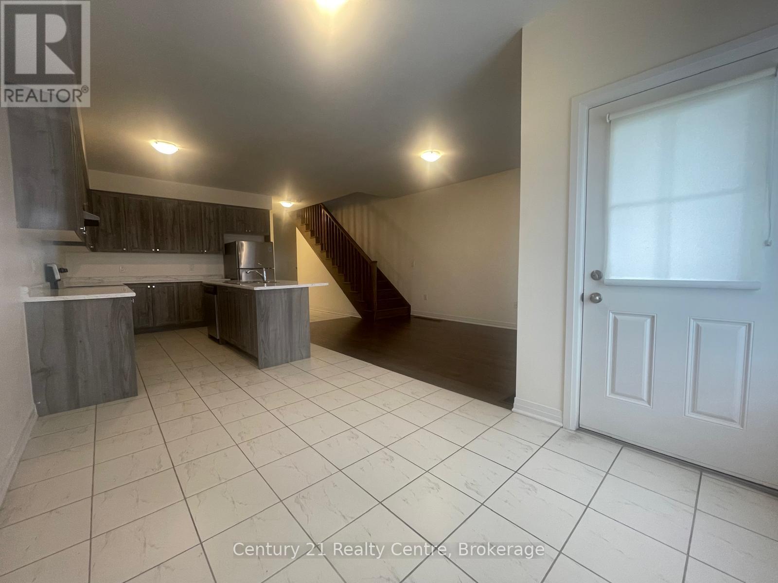 33 Brixham Lane, Brampton, Ontario  L7A 5K2 - Photo 7 - W12858406