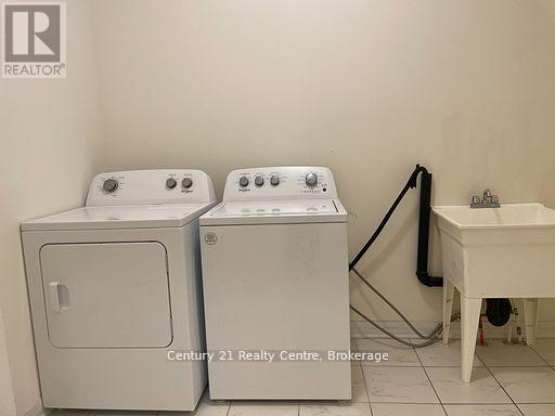 33 Brixham Lane, Brampton, Ontario  L7A 5K2 - Photo 16 - W12858406