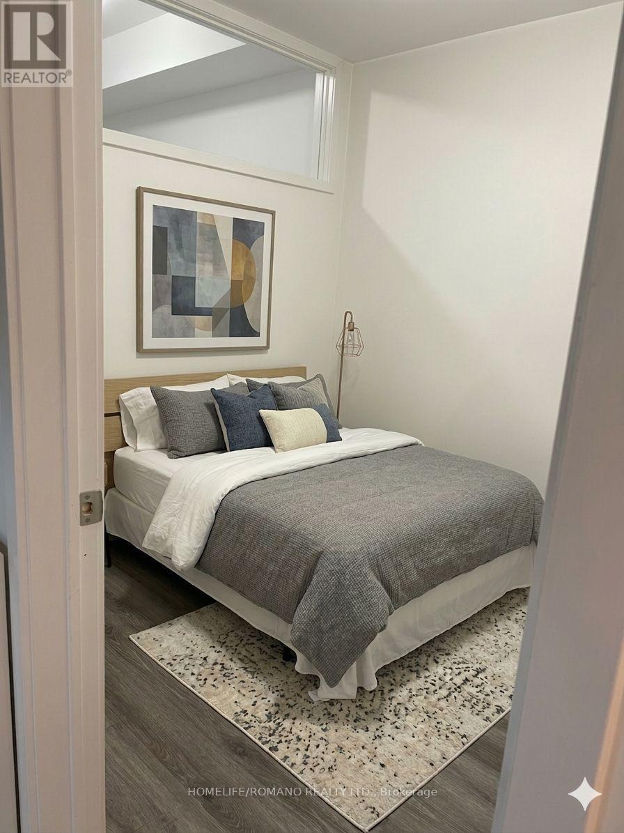 33 - 869 Wilson Avenue, Toronto, Ontario  M3K 0A4 - Photo 9 - W12875360