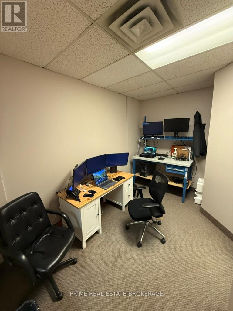 Unit 4 - 647 Wilton Grove, London South, Ontario  N6N 1N7 - Photo 6 - X13001322