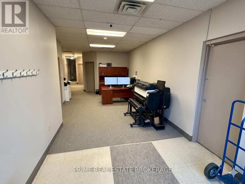 Unit 4 - 647 Wilton Grove, London South, Ontario  N6N 1N7 - Photo 5 - X13001322