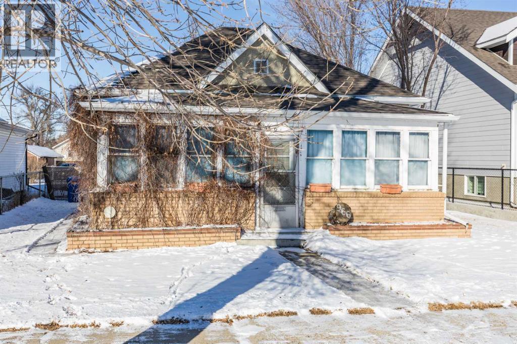 966 Yuill Street SE, Medicine Hat, Alberta  T1A 0Y8 - Photo 3 - A2288003