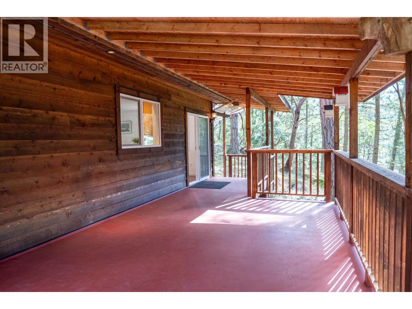 9868 Castle Road, Pender Island, British Columbia  V0N 2M3 - Photo 22 - R3104025