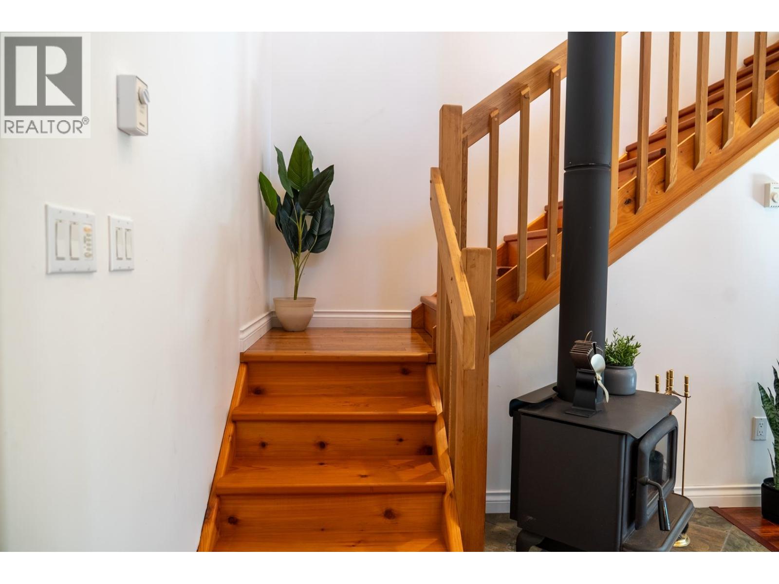 9868 Castle Road, Pender Island, British Columbia  V0N 2M3 - Photo 15 - R3104025