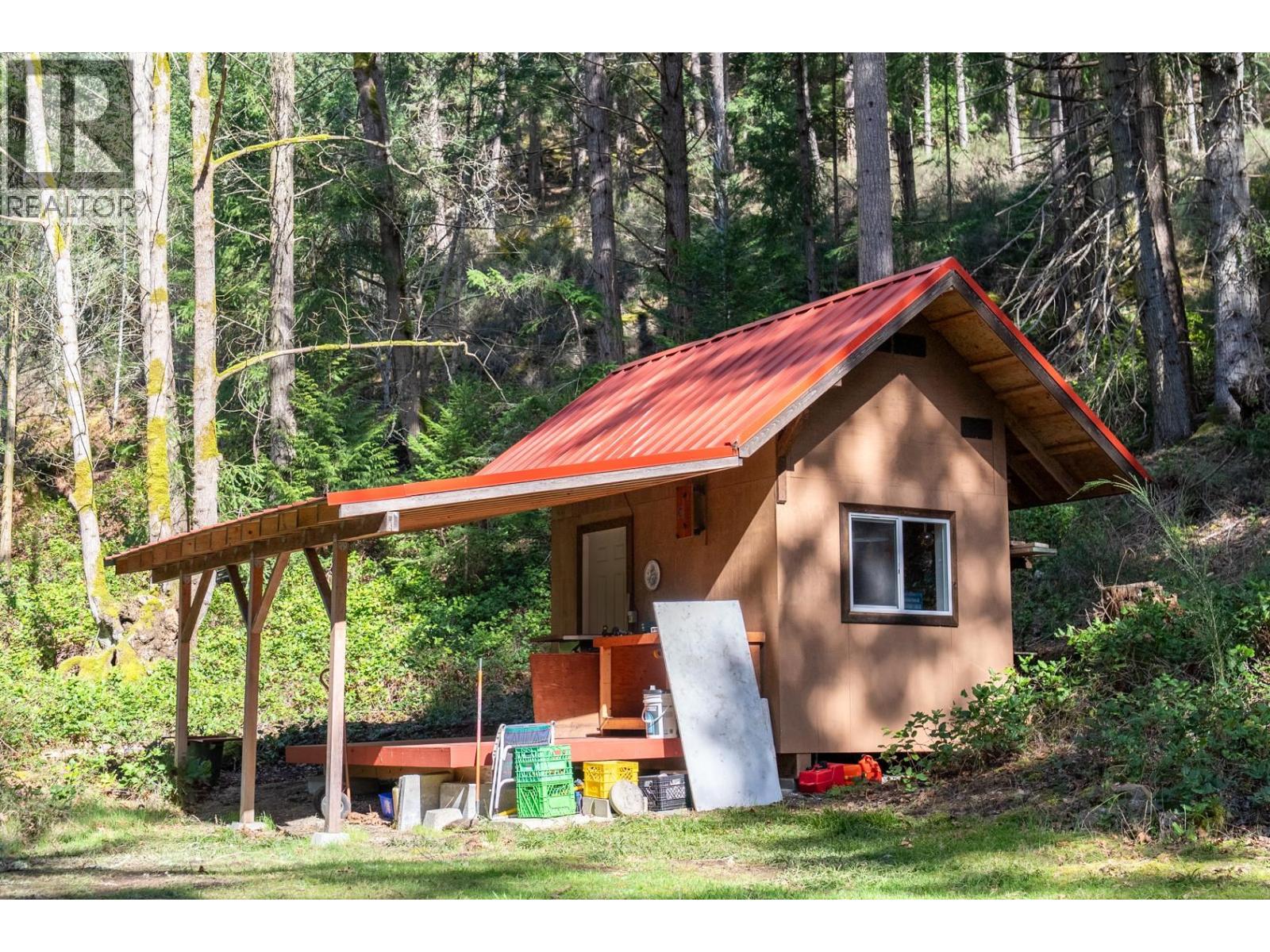 9868 Castle Road, Pender Island, British Columbia  V0N 2M3 - Photo 27 - R3104025