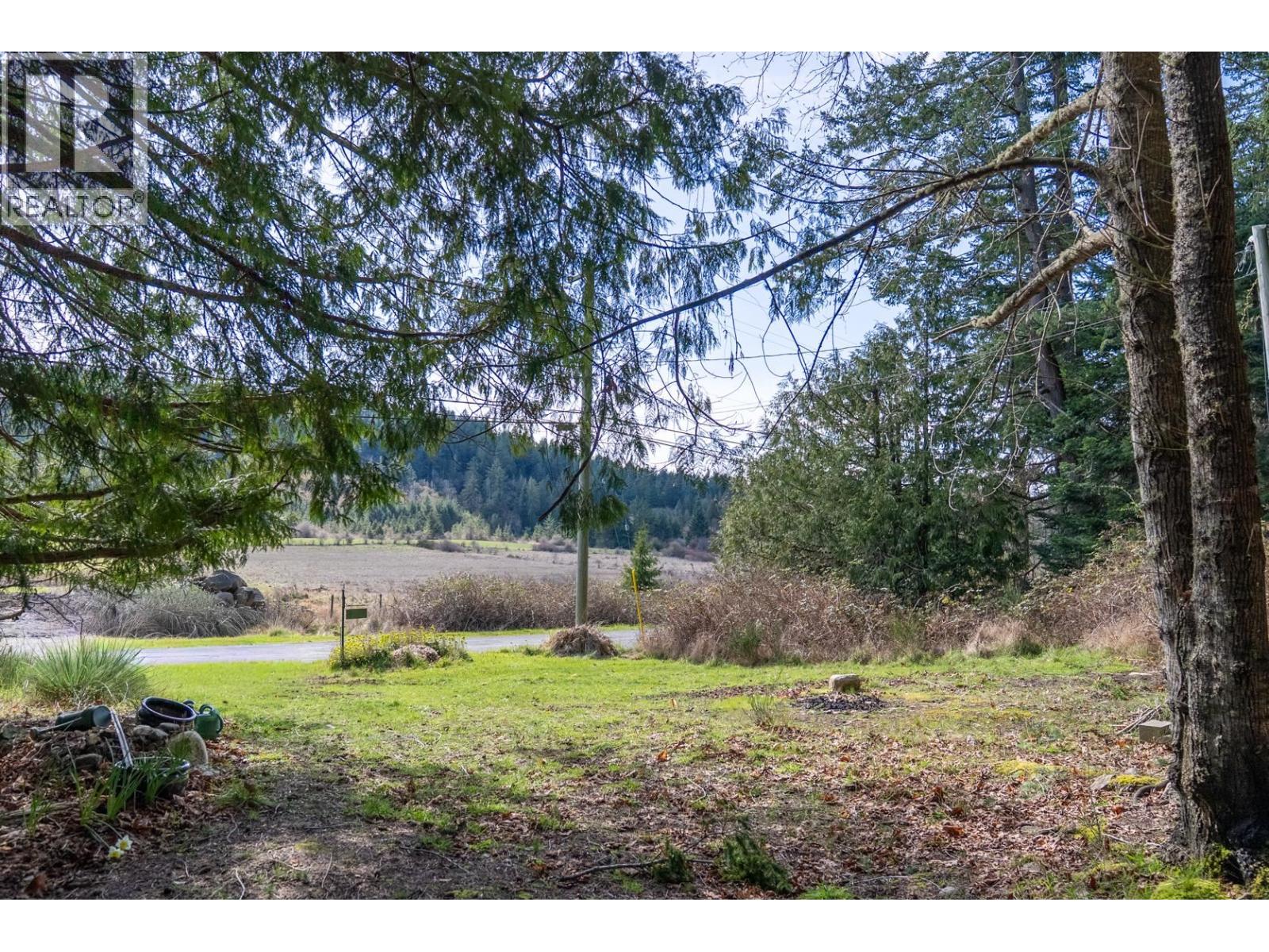 9868 Castle Road, Pender Island, British Columbia  V0N 2M3 - Photo 38 - R3104025