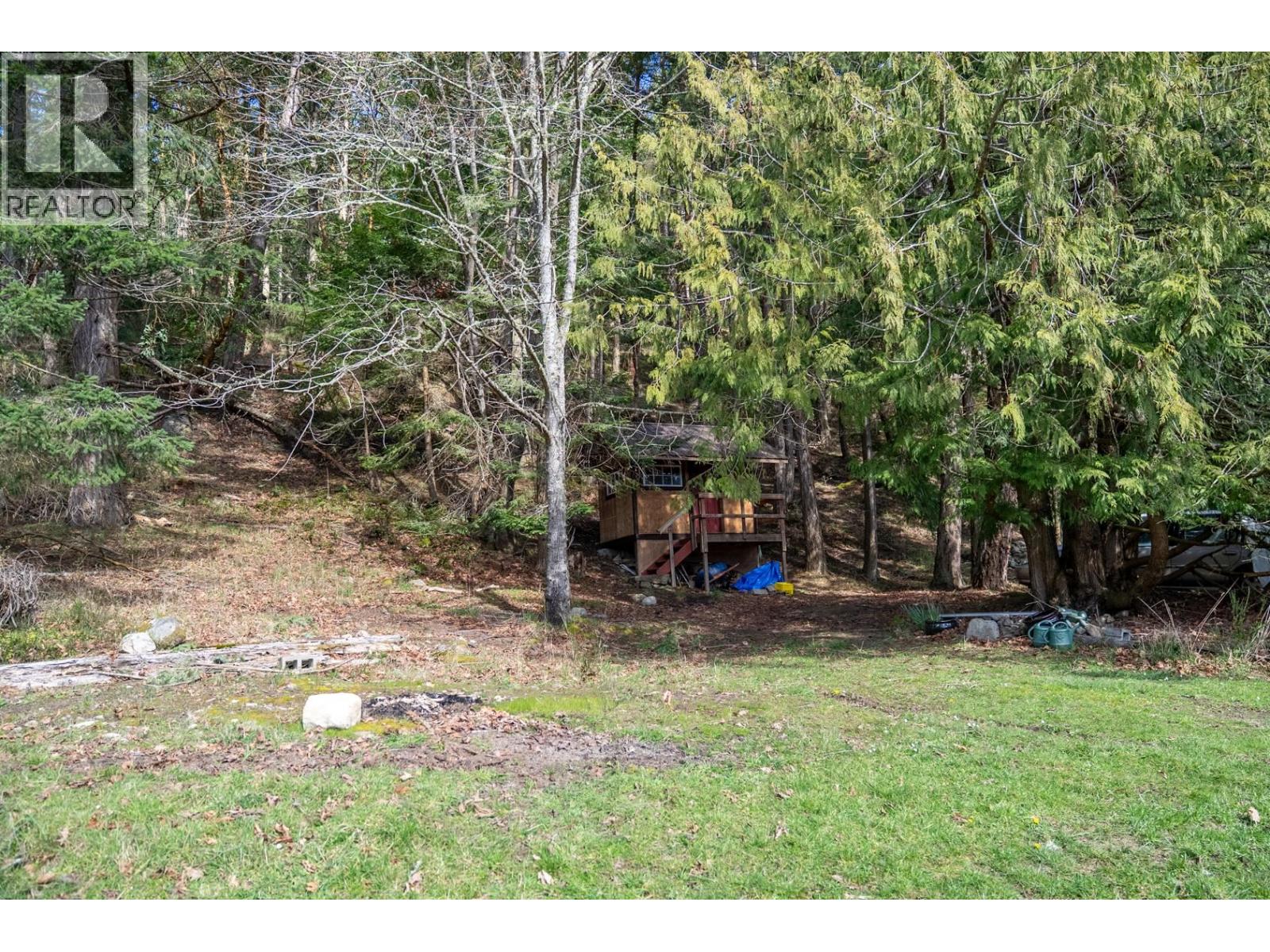 9868 Castle Road, Pender Island, British Columbia  V0N 2M3 - Photo 35 - R3104025