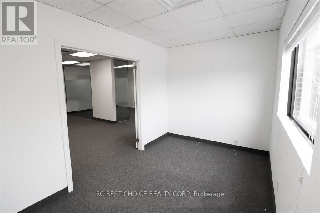 200 - 738 Sheppard Avenue E, Toronto, Ontario  M2K 1C4 - Photo 6 - C12992954