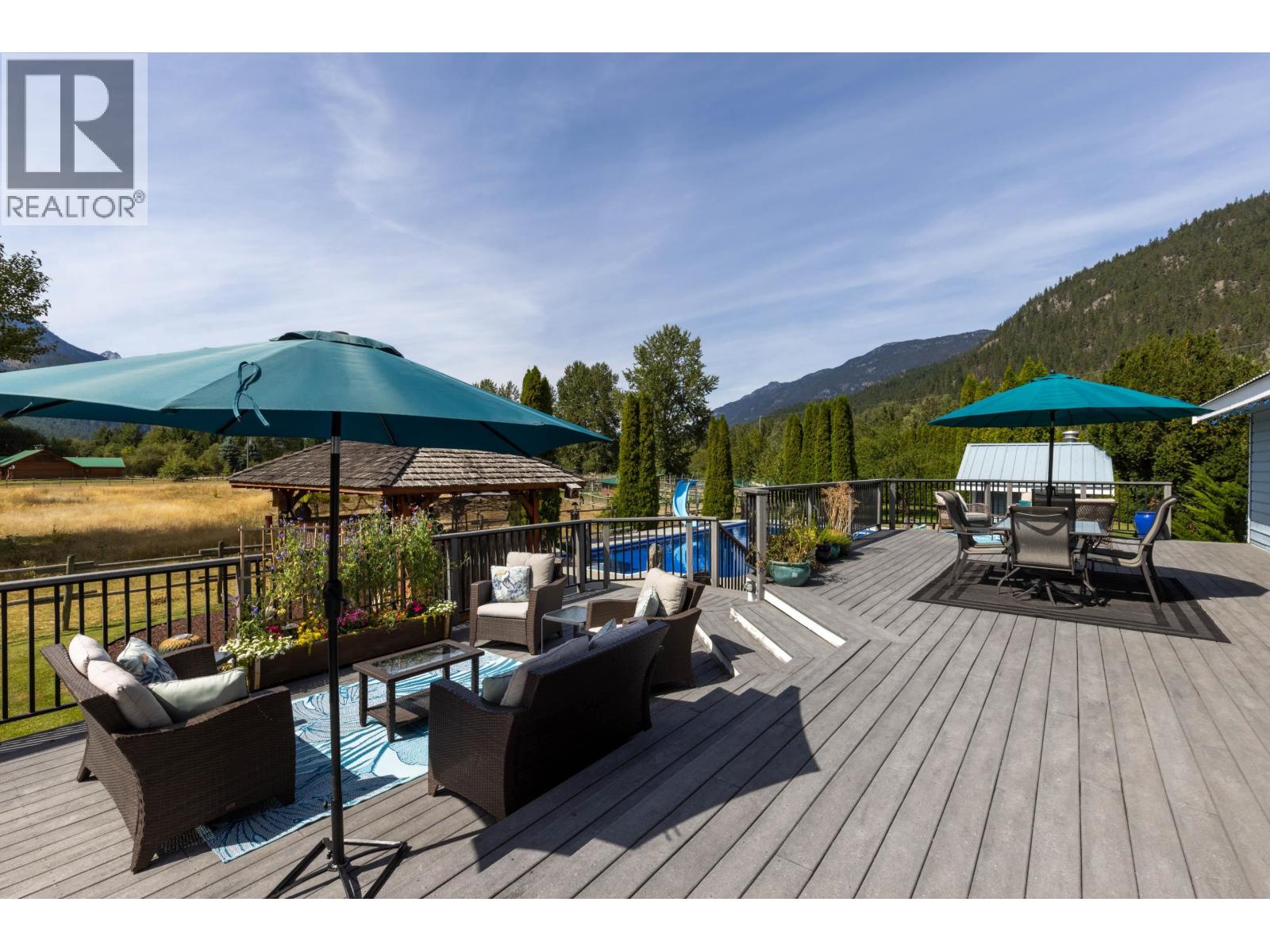 7569 Oberson Road, Pemberton, British Columbia  V0N 2L0 - Photo 17 - R3113125