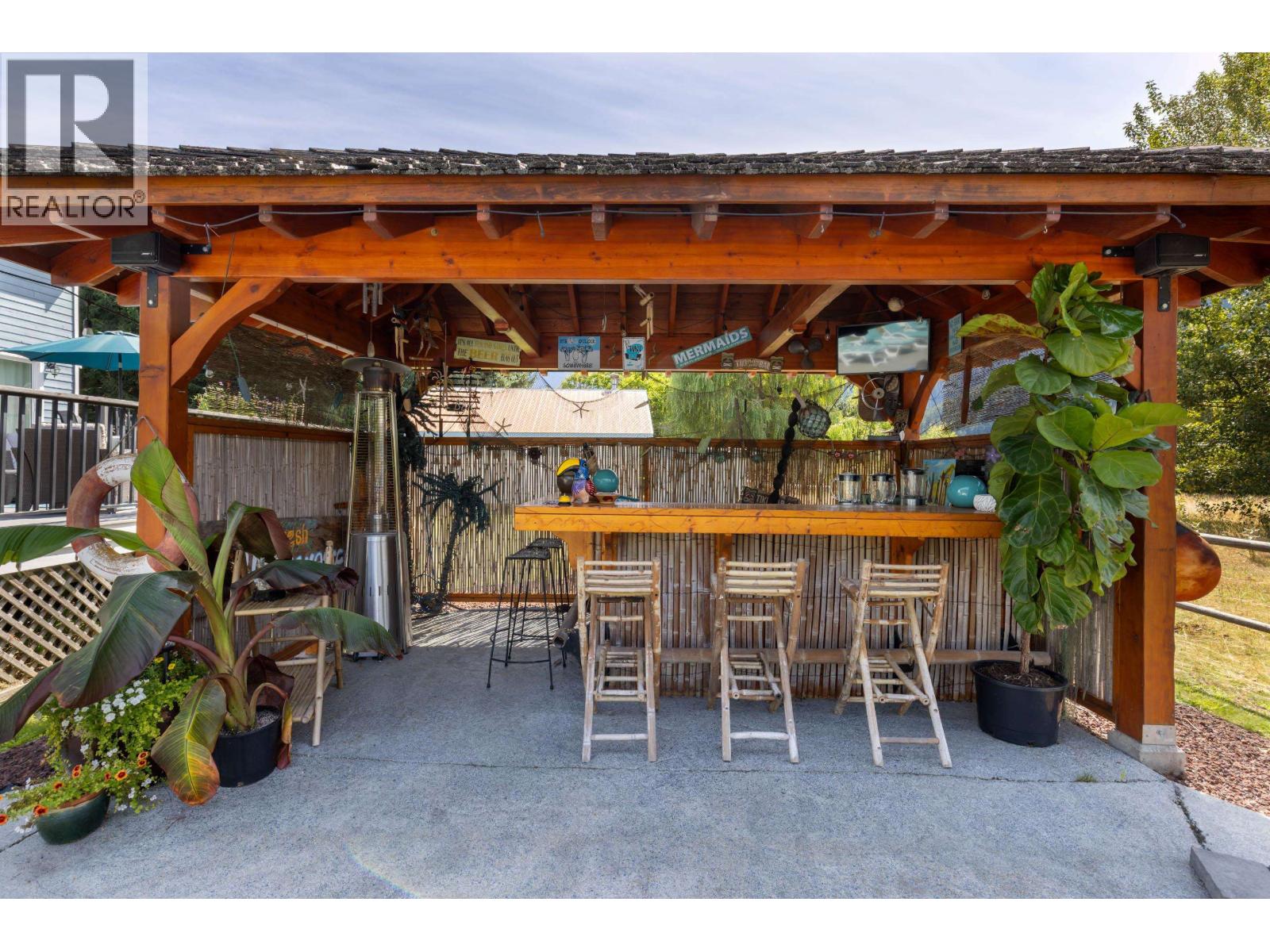 7569 Oberson Road, Pemberton, British Columbia  V0N 2L0 - Photo 20 - R3113125