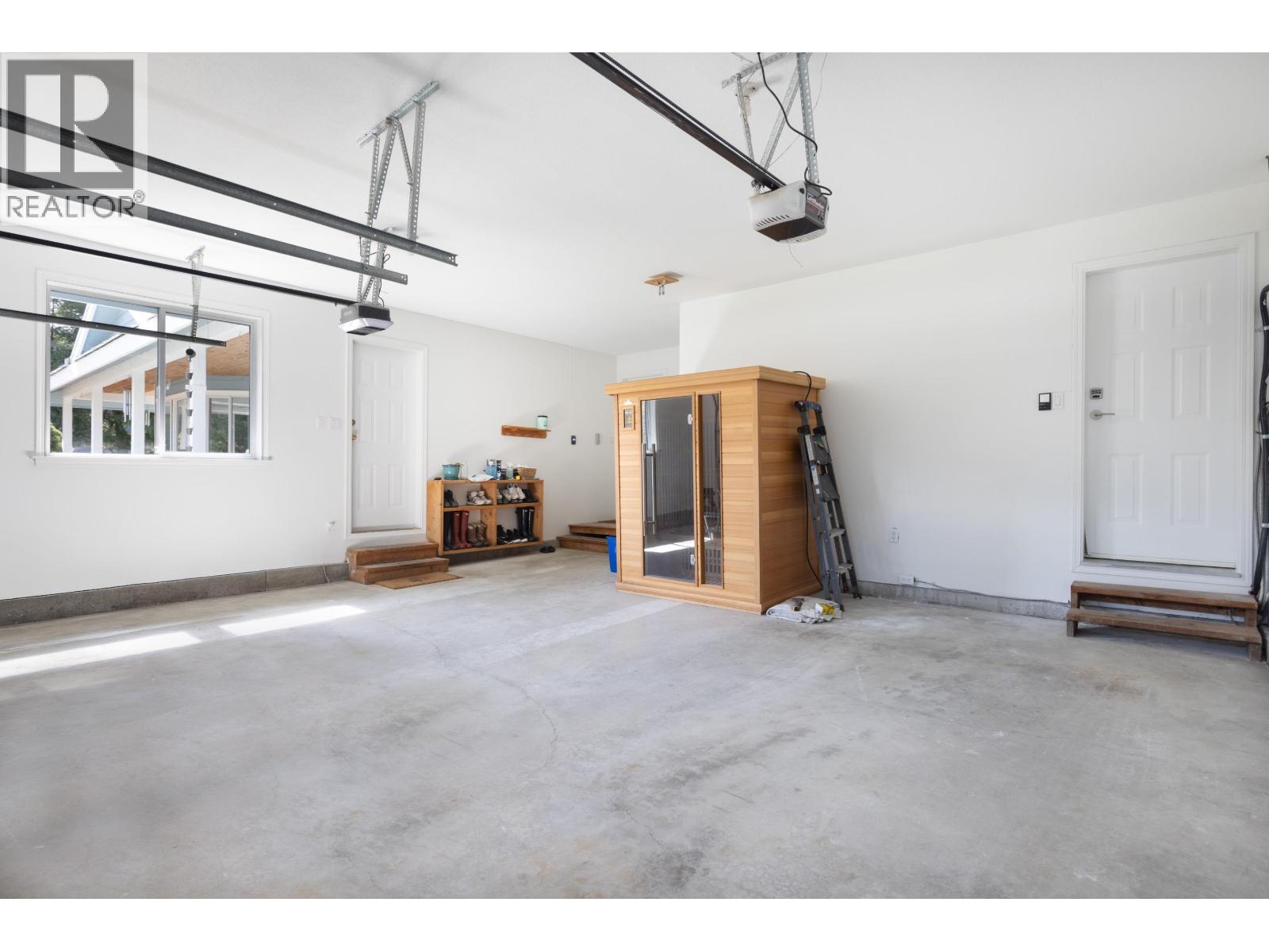 7569 Oberson Road, Pemberton, British Columbia  V0N 2L0 - Photo 31 - R3113125