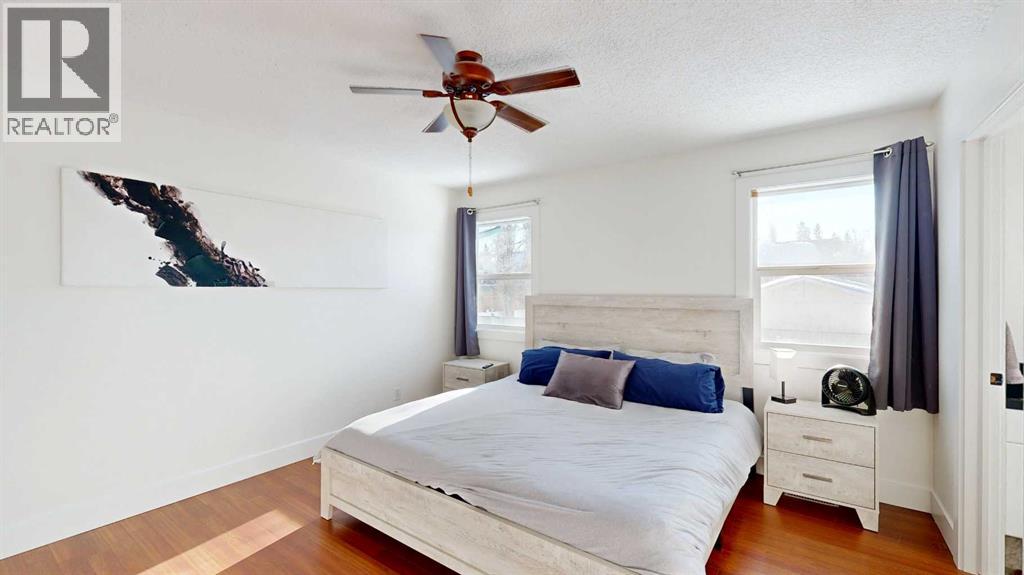 33 Park Circle, Whitecourt, Alberta  T7S 1V3 - Photo 9 - A2285244