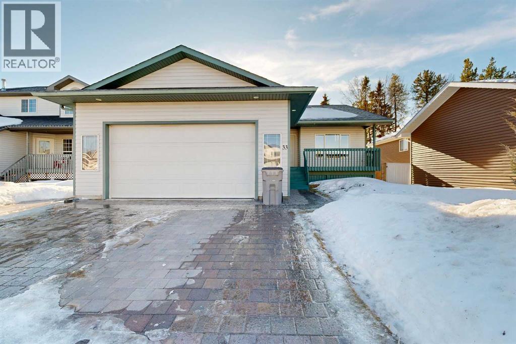 33 Park Circle, Whitecourt, Alberta  T7S 1V3 - Photo 1 - A2285244