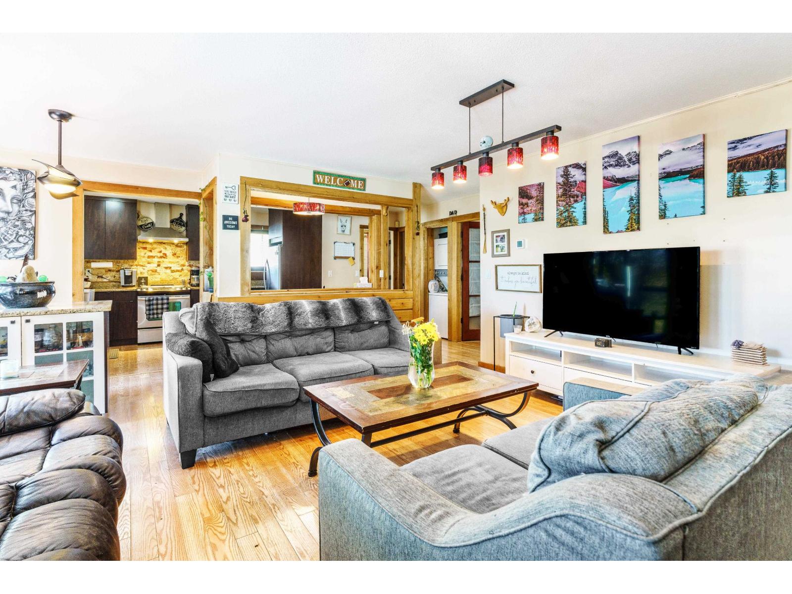 7655 Woodcock Crescent, Mission, British Columbia  V2V 4J8 - Photo 2 - R3111663