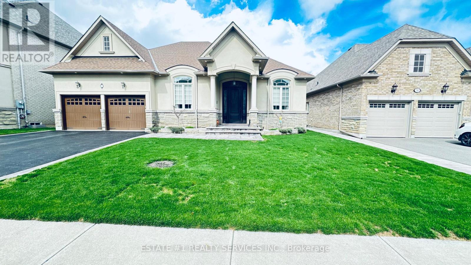 48 BEACON HILL DRIVE, Brampton, Ontario