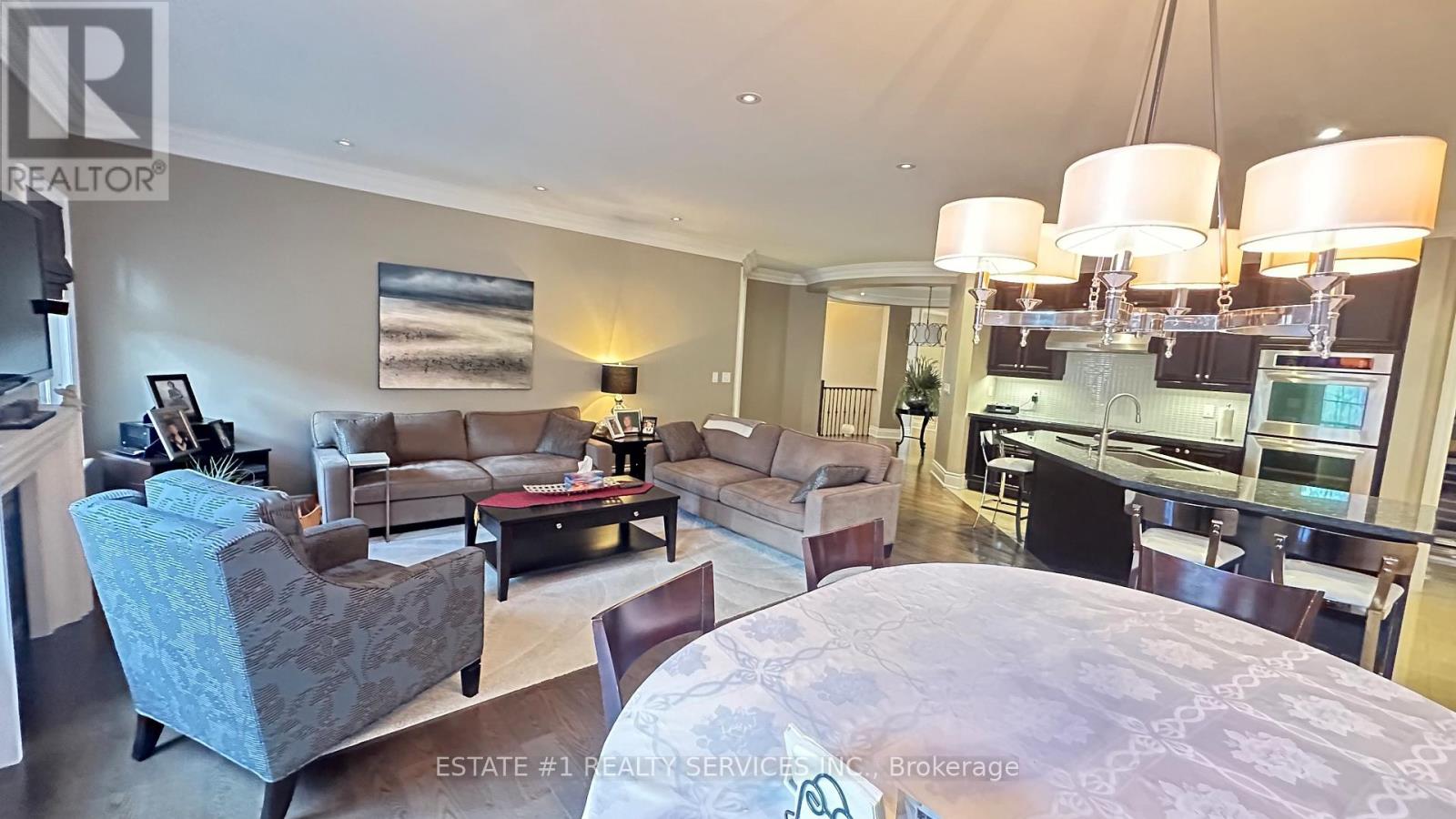 48 Beacon Hill Drive, Brampton, Ontario  L6X 0V7 - Photo 9 - W13017094