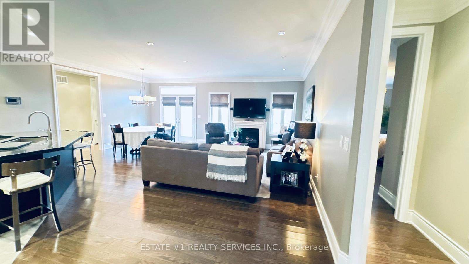 48 Beacon Hill Drive, Brampton, Ontario  L6X 0V7 - Photo 6 - W13017094