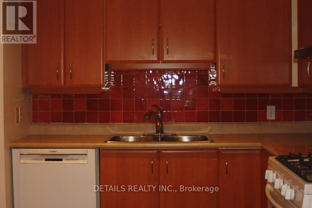 719 Melbourne Avenue, Ottawa, Ontario  K2A 1X4 - Photo 5 - X12992266