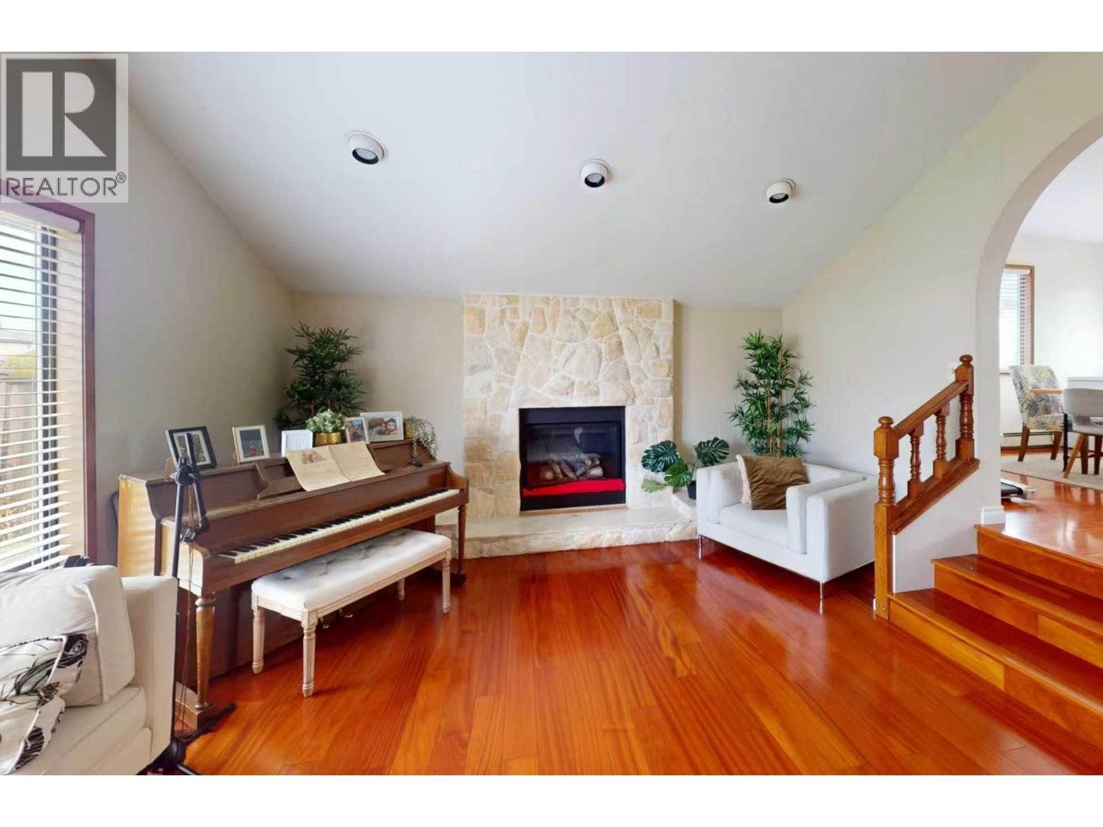 4078 Farrington Street, Burnaby, British Columbia  V5H 1C7 - Photo 5 - R3111202