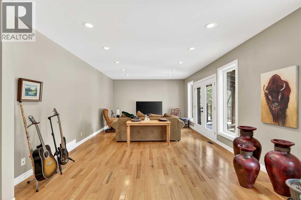 336 Wild Rose Close, Rural Rocky View County, Alberta  T0L 0K0 - Photo 4 - A2298709