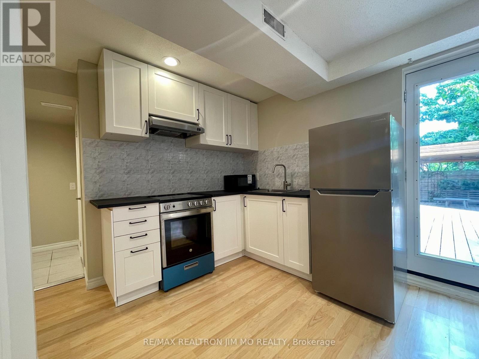 Lower - 5555 Lockengate Court, Mississauga, Ontario  L5R 3M8 - Photo 6 - W13017652