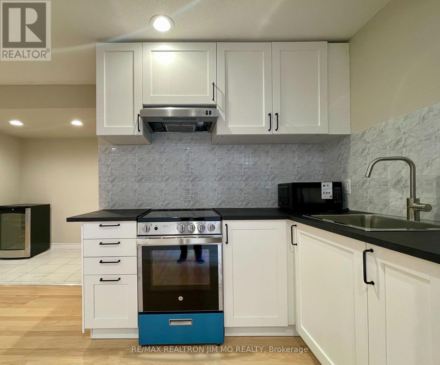 Lower - 5555 Lockengate Court, Mississauga, Ontario  L5R 3M8 - Photo 7 - W13017652