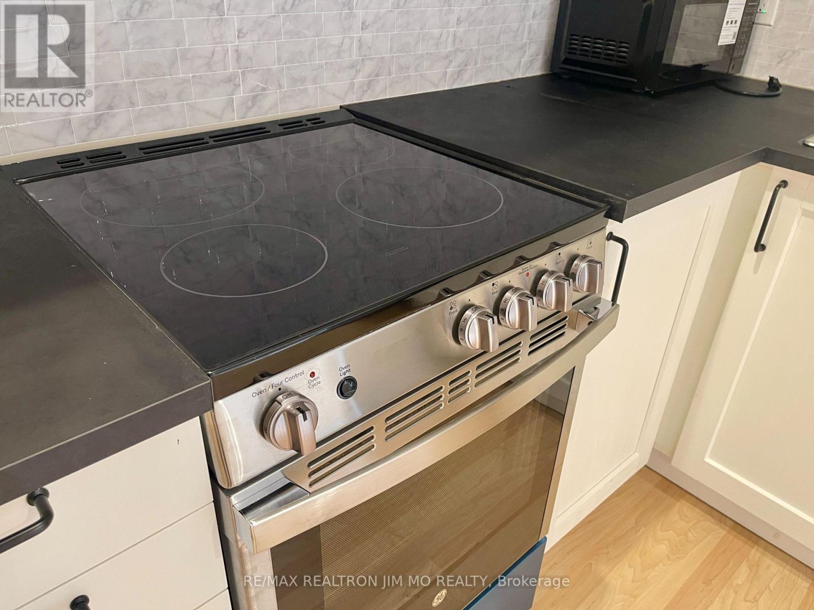 Lower - 5555 Lockengate Court, Mississauga, Ontario  L5R 3M8 - Photo 8 - W13017652