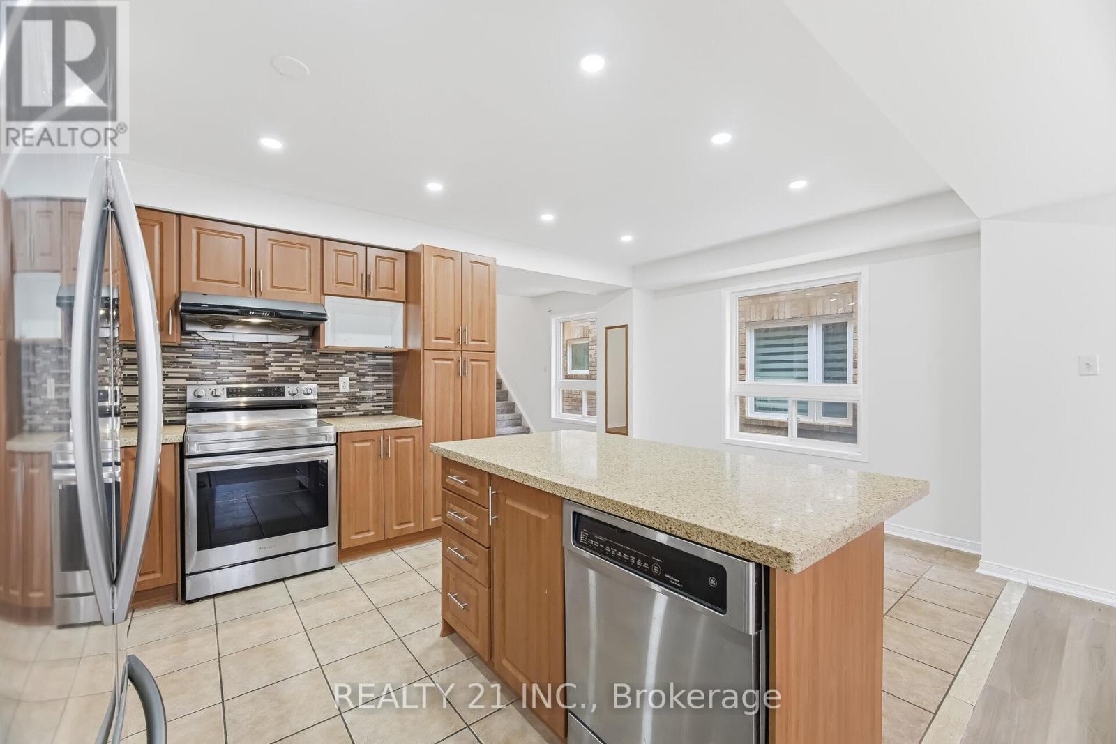 76 Sweet Clover Crescent, Brampton, Ontario  L6R 2Z9 - Photo 13 - W13017658